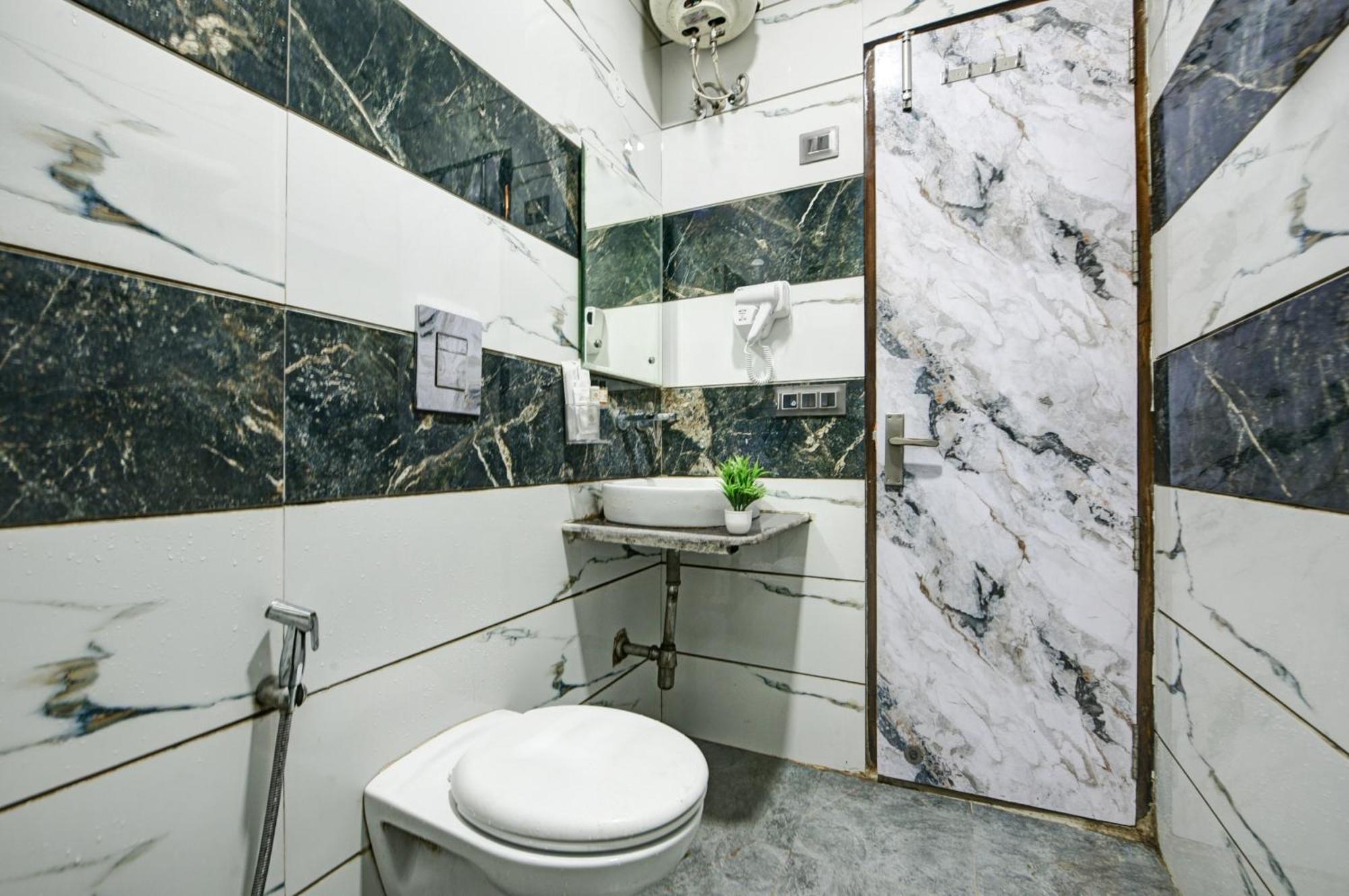 New Frontier - 2 Mins From Old Delhi Railway Station & Chandni Chowk Zewnętrze zdjęcie